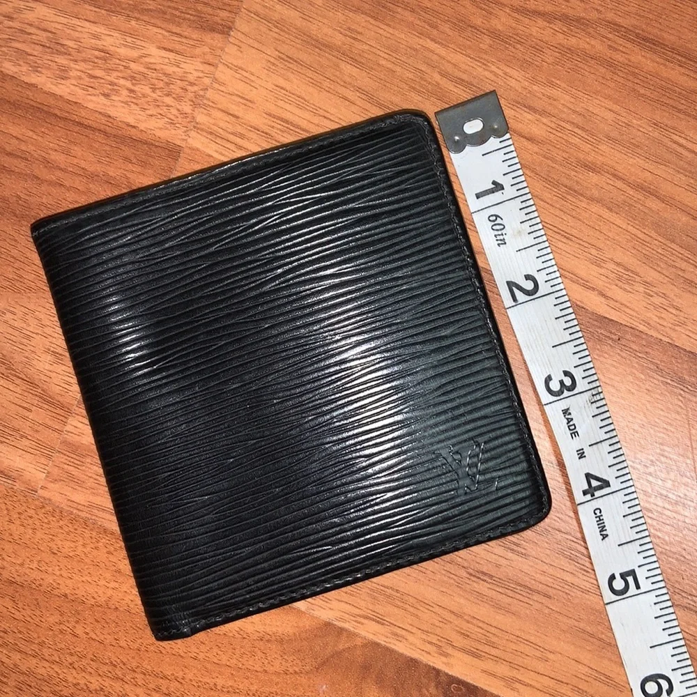 Authentic Louis Vuitton Epi Leather Bifold Wallet